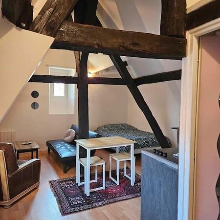 Le Petit Medieval Montluçon Exterior foto